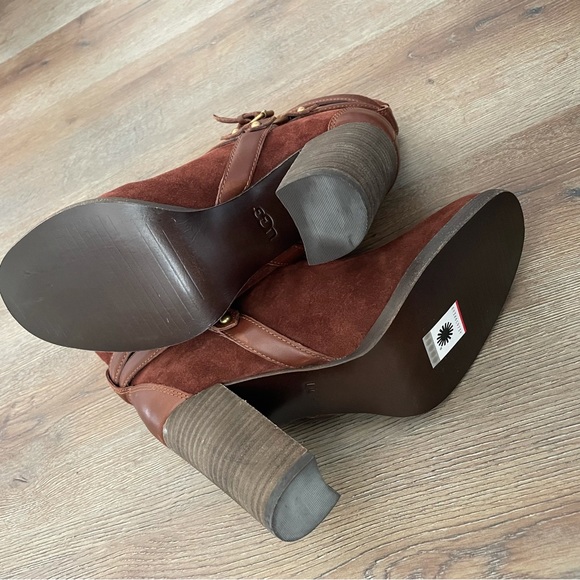 Ugg Dandridge Suede Harness Booties Mahogany-New in a box -SZ 8 - Picture 7 of 11